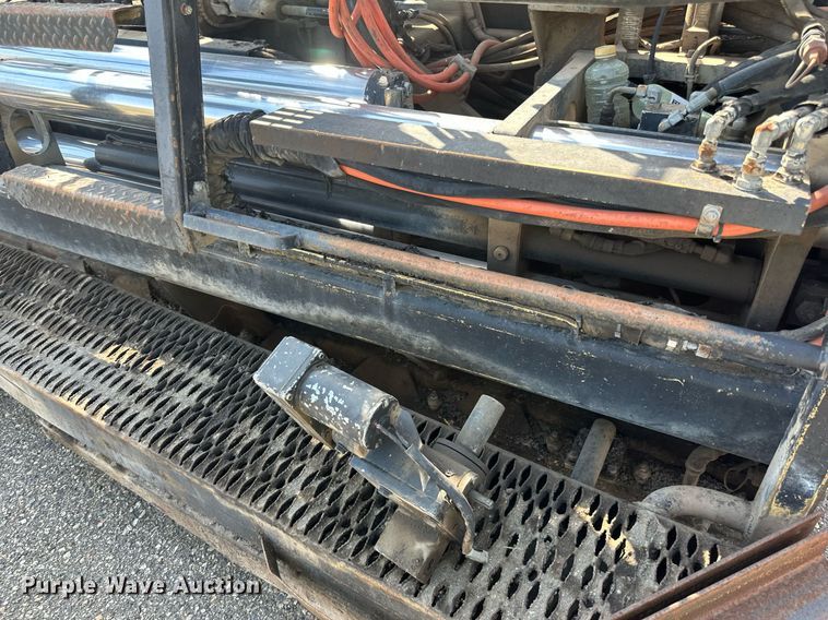 image for item DN0741 2011 Caterpillar  AP1055D paver