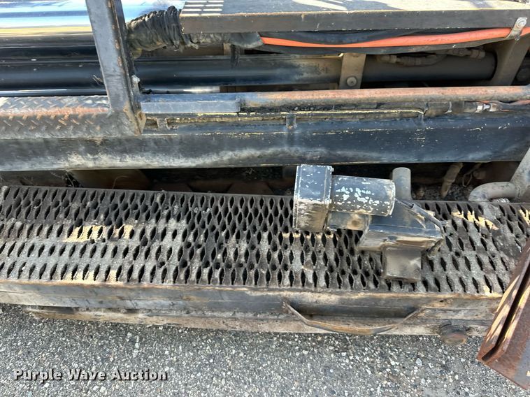 image for item DN0741 2011 Caterpillar  AP1055D paver