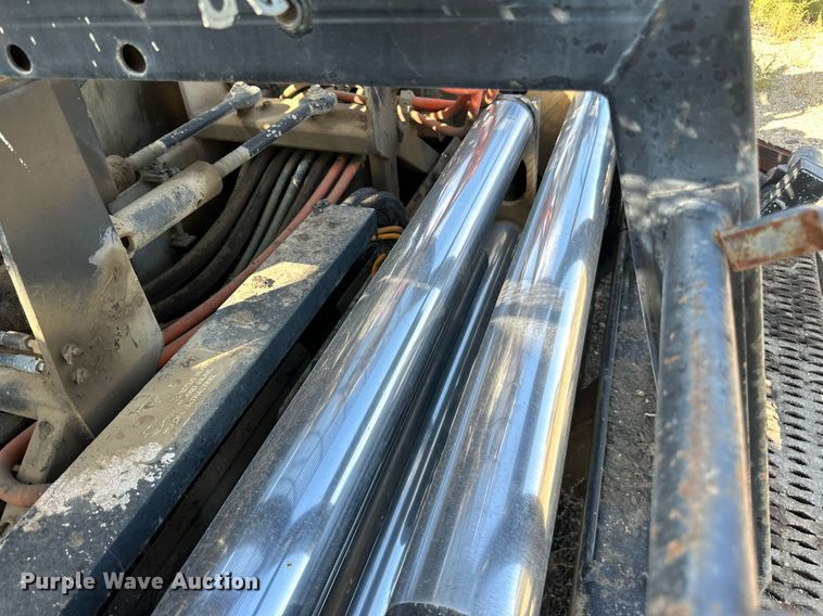 image for item DN0741 2011 Caterpillar  AP1055D paver