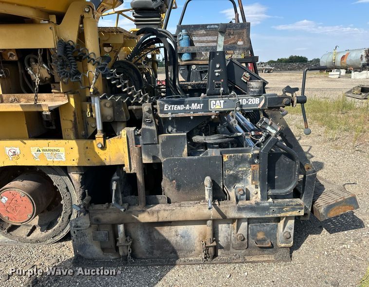 image for item DN0741 2011 Caterpillar  AP1055D paver