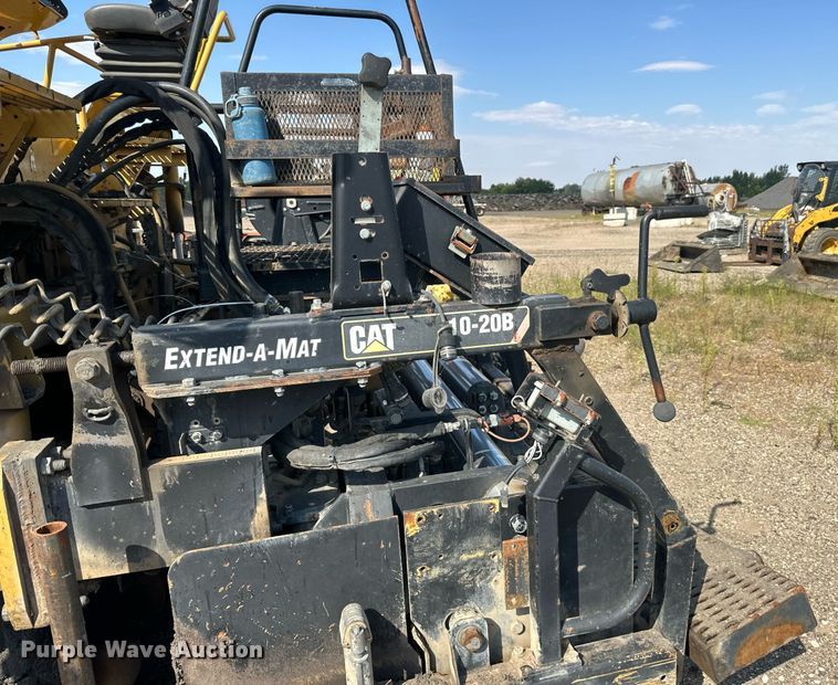 image for item DN0741 2011 Caterpillar  AP1055D paver