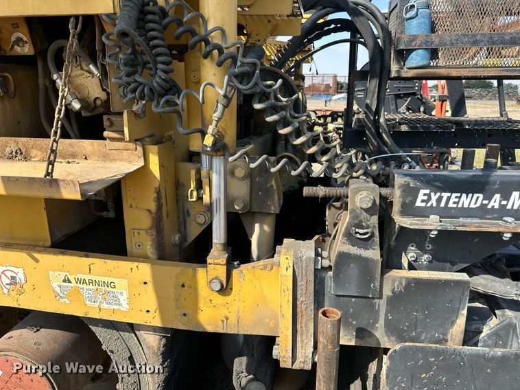 image for item DN0741 2011 Caterpillar  AP1055D paver