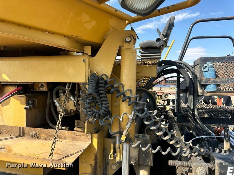image for item DN0741 2011 Caterpillar  AP1055D paver