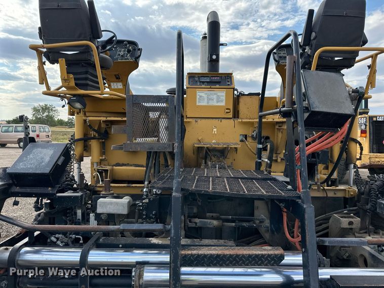 image for item DN0741 2011 Caterpillar  AP1055D paver