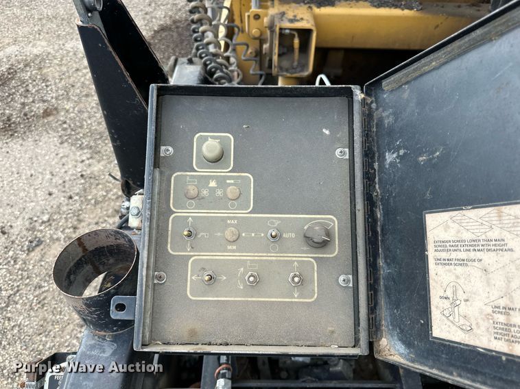 image for item DN0741 2011 Caterpillar  AP1055D paver