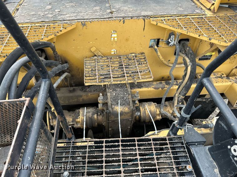 image for item DN0741 2011 Caterpillar  AP1055D paver