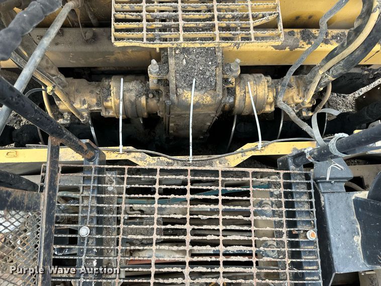 image for item DN0741 2011 Caterpillar  AP1055D paver