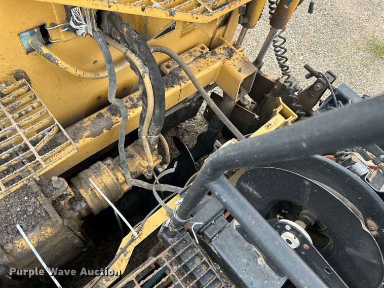 image for item DN0741 2011 Caterpillar  AP1055D paver