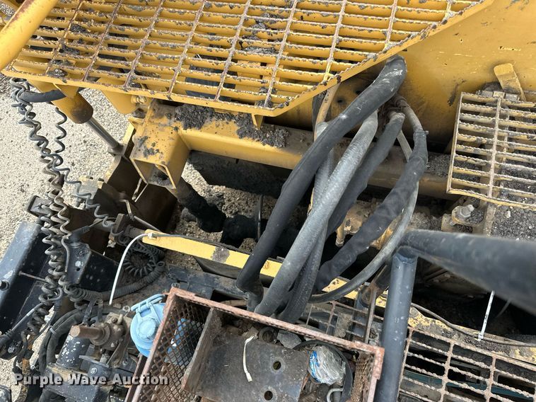 image for item DN0741 2011 Caterpillar  AP1055D paver