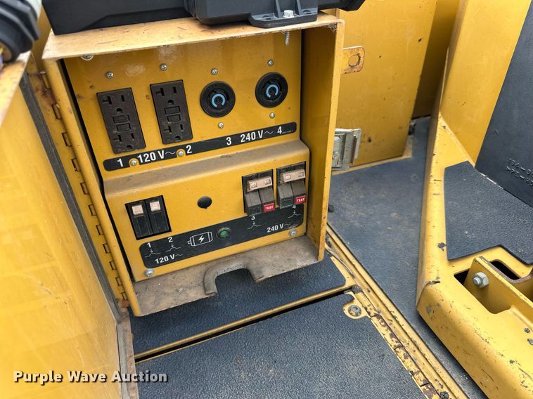 image for item DN0741 2011 Caterpillar  AP1055D paver