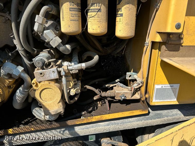 image for item DN0741 2011 Caterpillar  AP1055D paver