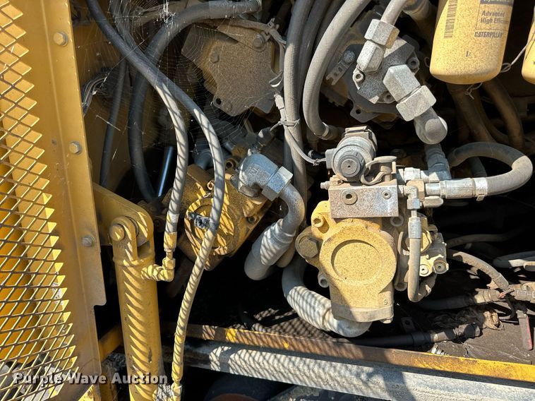 image for item DN0741 2011 Caterpillar  AP1055D paver
