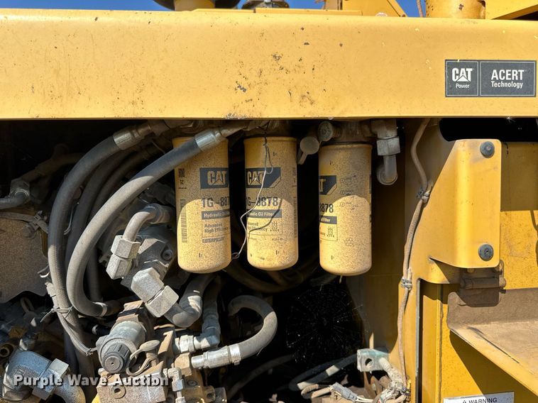 image for item DN0741 2011 Caterpillar  AP1055D paver