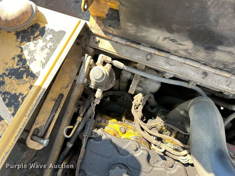 image for item DN0741 2011 Caterpillar  AP1055D paver