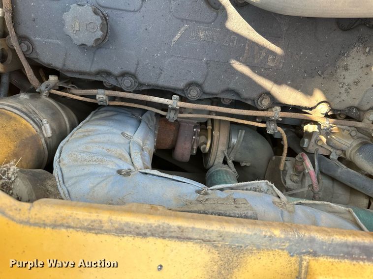 image for item DN0741 2011 Caterpillar  AP1055D paver