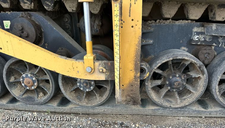 image for item DN0741 2011 Caterpillar  AP1055D paver