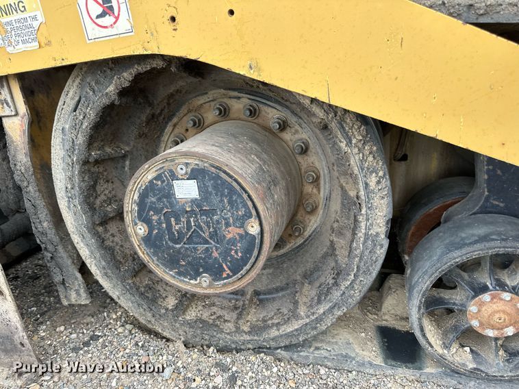 image for item DN0741 2011 Caterpillar  AP1055D paver