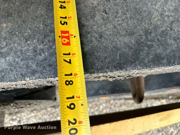 image for item DN0741 2011 Caterpillar  AP1055D paver