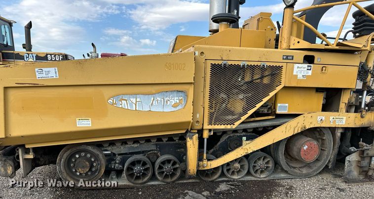 image for item DN0741 2011 Caterpillar  AP1055D paver