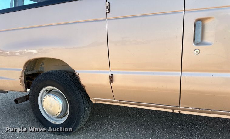 image for item DN0743 1998 Ford  E350 van