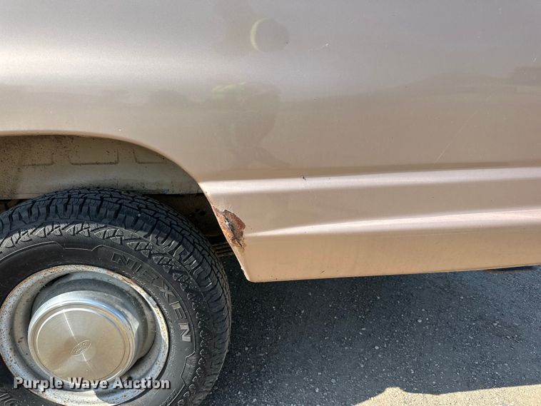 image for item DN0743 1998 Ford  E350 van