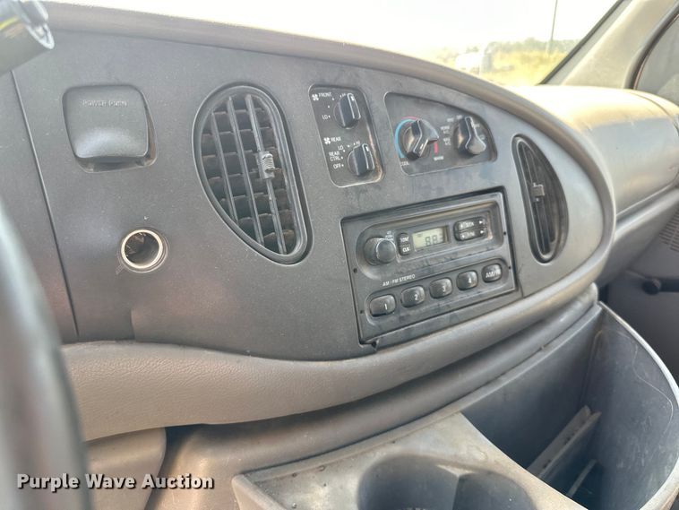 image for item DN0743 1998 Ford  E350 van