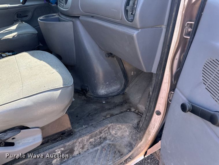 image for item DN0743 1998 Ford  E350 van