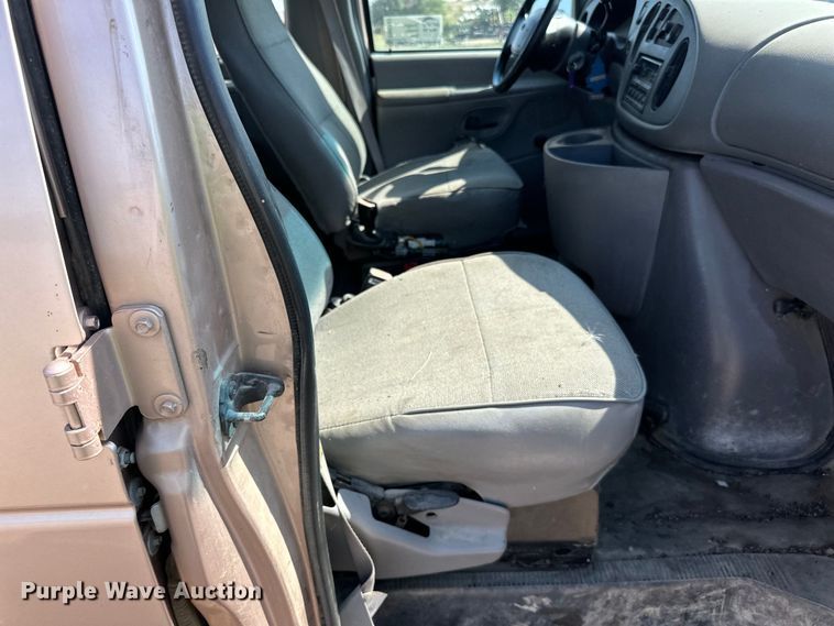 image for item DN0743 1998 Ford  E350 van