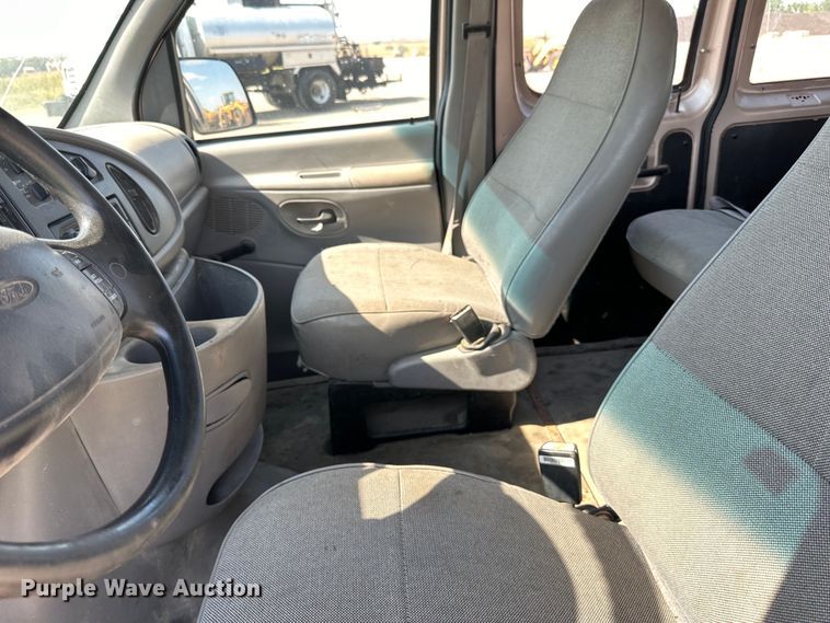 image for item DN0743 1998 Ford  E350 van