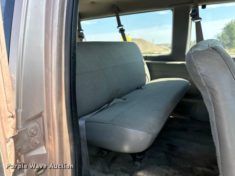 image for item DN0743 1998 Ford  E350 van
