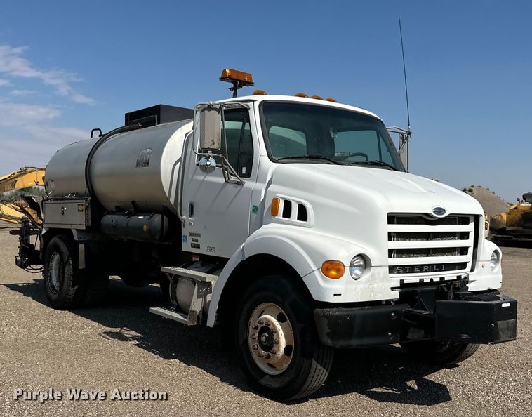 image for item DN0745 2005 Sterling  L7500 oil distributor truck
