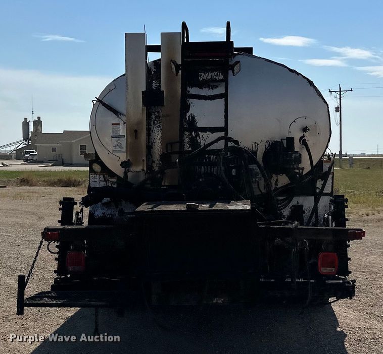 image for item DN0745 2005 Sterling  L7500 oil distributor truck