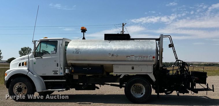 image for item DN0745 2005 Sterling  L7500 oil distributor truck