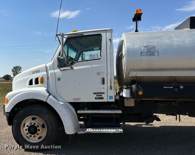 image for item DN0745 2005 Sterling  L7500 oil distributor truck