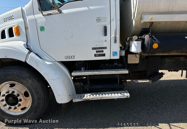 image for item DN0745 2005 Sterling  L7500 oil distributor truck
