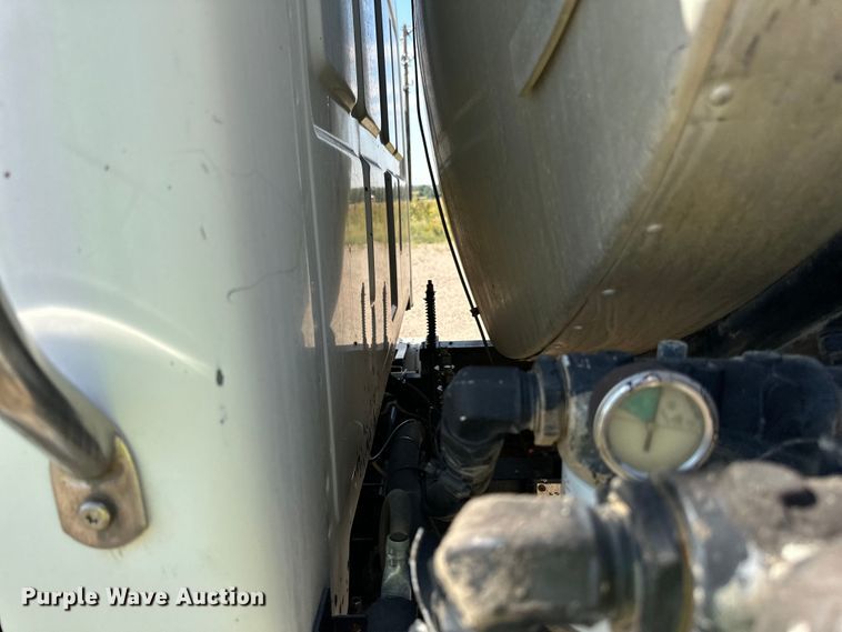 image for item DN0745 2005 Sterling  L7500 oil distributor truck