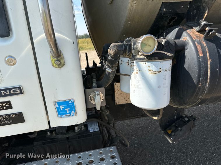 image for item DN0745 2005 Sterling  L7500 oil distributor truck