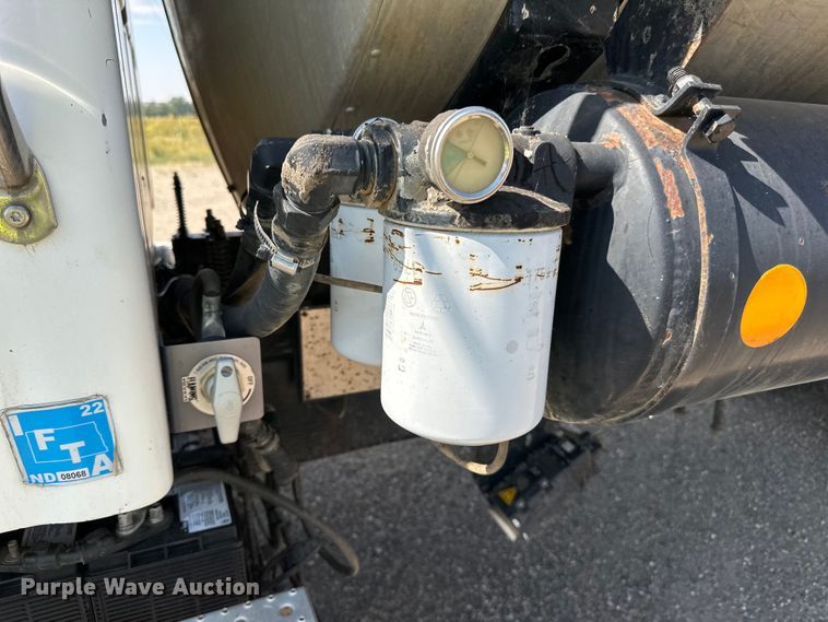 image for item DN0745 2005 Sterling  L7500 oil distributor truck