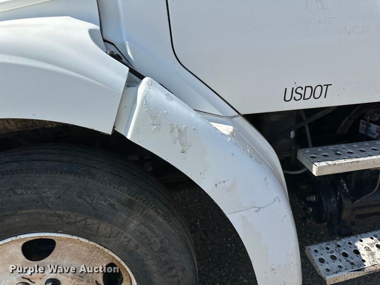 image for item DN0745 2005 Sterling  L7500 oil distributor truck