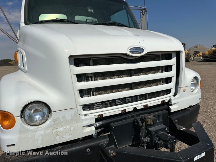 image for item DN0745 2005 Sterling  L7500 oil distributor truck