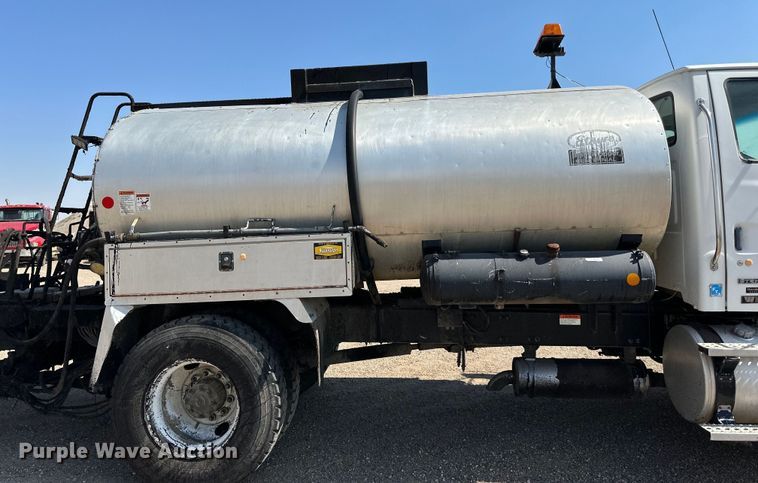 image for item DN0745 2005 Sterling  L7500 oil distributor truck