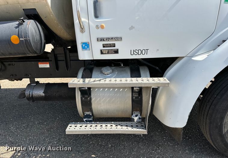 image for item DN0745 2005 Sterling  L7500 oil distributor truck
