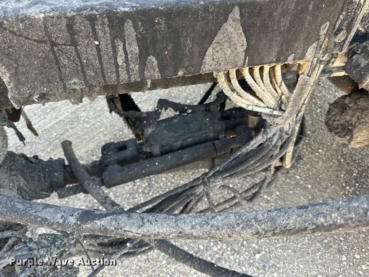 image for item DN0745 2005 Sterling  L7500 oil distributor truck