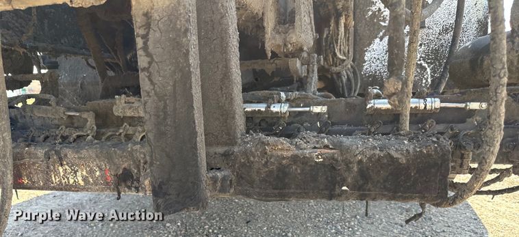 image for item DN0745 2005 Sterling  L7500 oil distributor truck