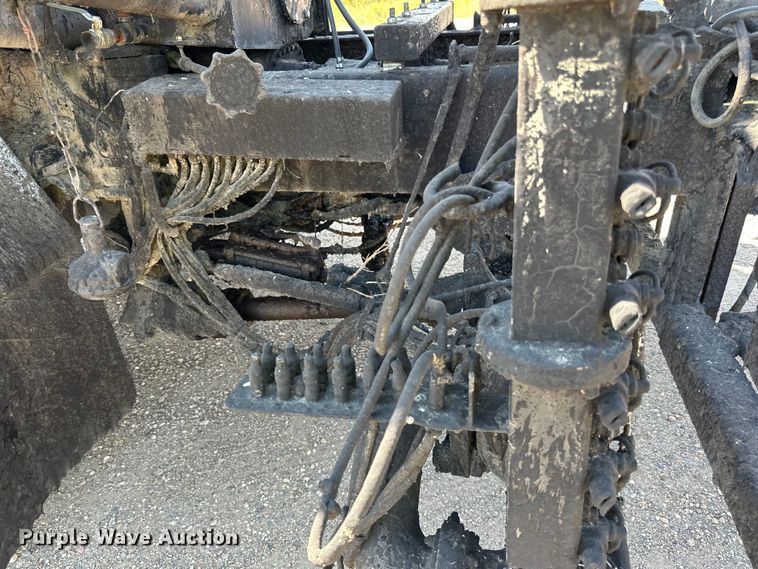 image for item DN0745 2005 Sterling  L7500 oil distributor truck