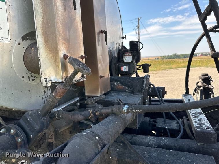 image for item DN0745 2005 Sterling  L7500 oil distributor truck