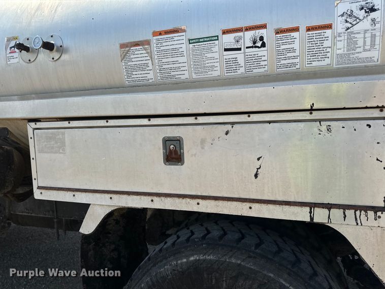 image for item DN0745 2005 Sterling  L7500 oil distributor truck