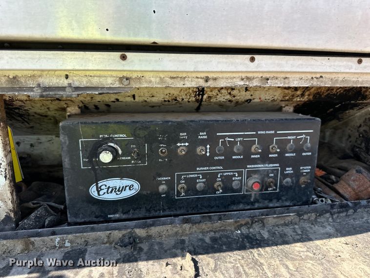 image for item DN0745 2005 Sterling  L7500 oil distributor truck