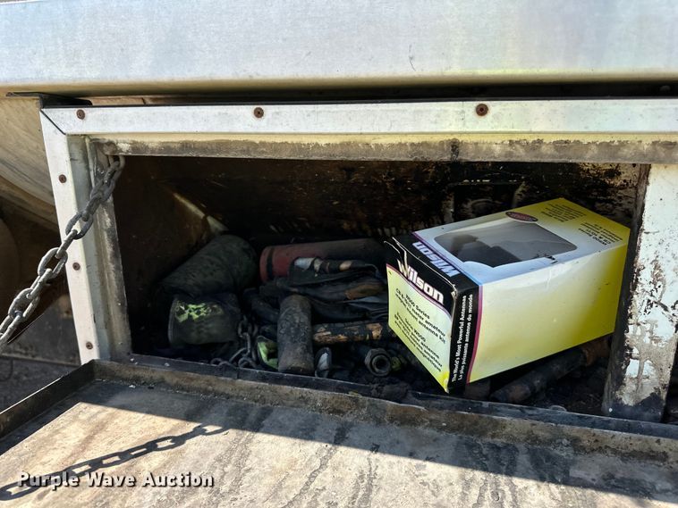 image for item DN0745 2005 Sterling  L7500 oil distributor truck