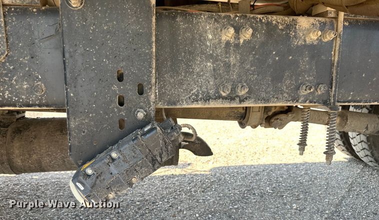 image for item DN0745 2005 Sterling  L7500 oil distributor truck